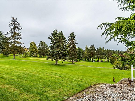 2nd image of 2386 Fairway Ln