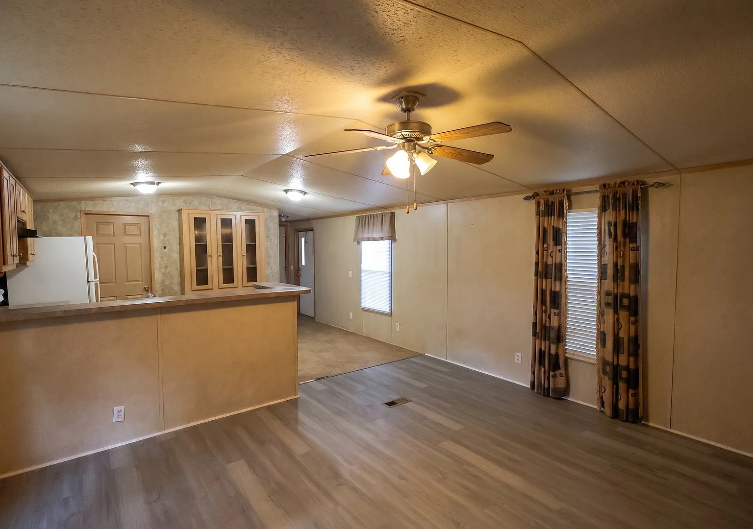 Blanchard 2 Bed 2 Bath Home — Photo 3
