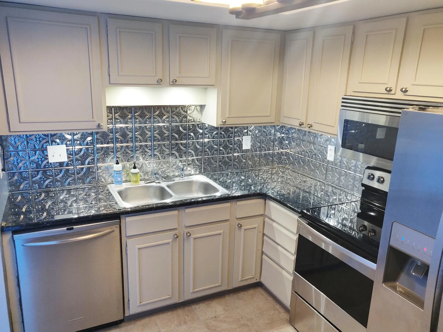 2 bed, 871 sqft, $1,500 — Photo 2