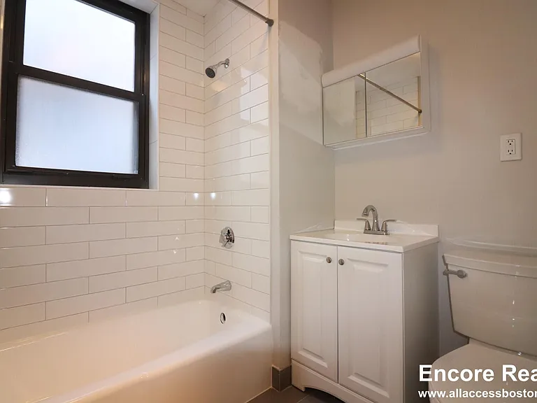 25 Stearns Rd #4 — Photo 14