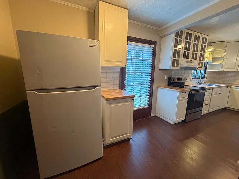 364 Regal Dr — Photo 7