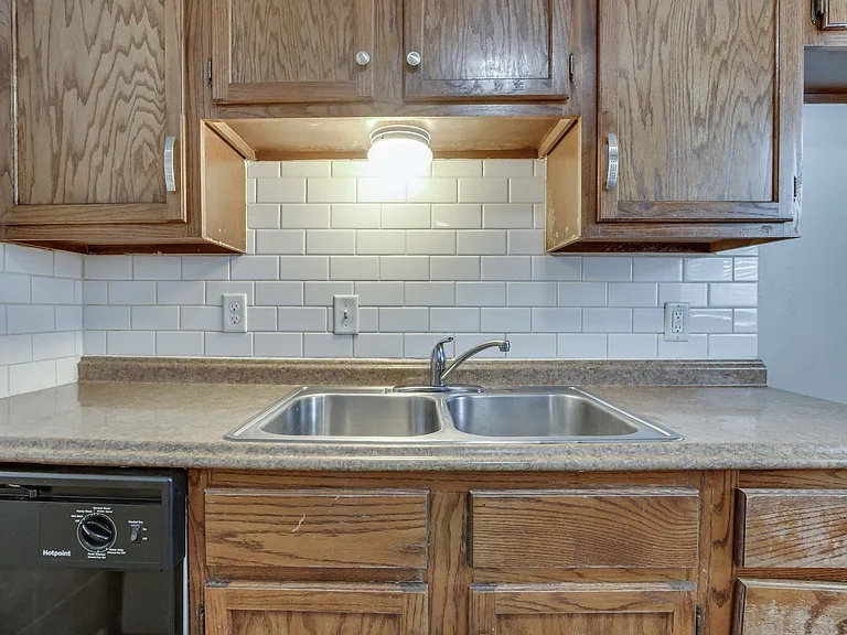1005 SW 63rd St — Photo 21