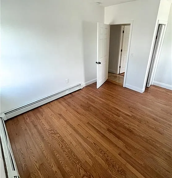 114 Warren Ave — Photo 2