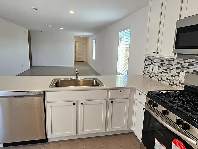 722 Falling Cave Dr — Photo 3