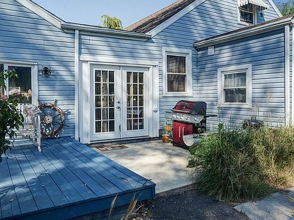 5th image of 608 W Main St