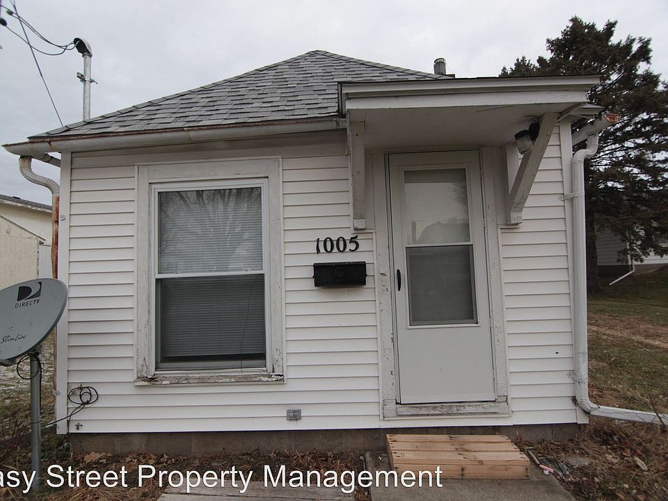 1st image of 1005 SW 4th St
