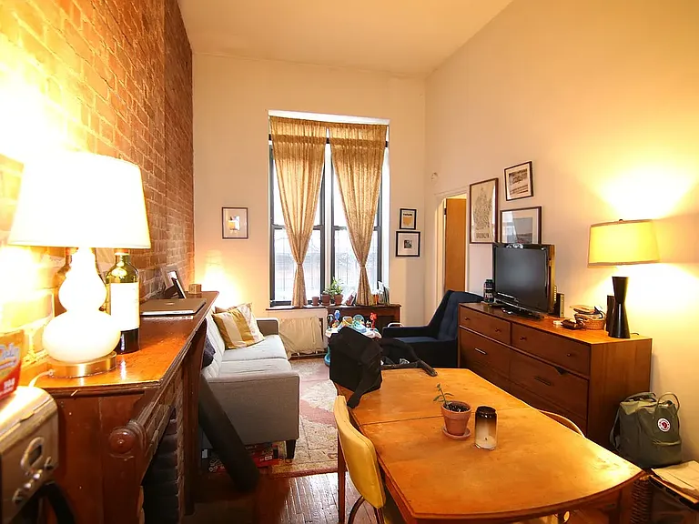 113 W 85th St #2 — Photo 1