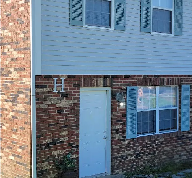 Jersey Ridge Apartments — Photo 1