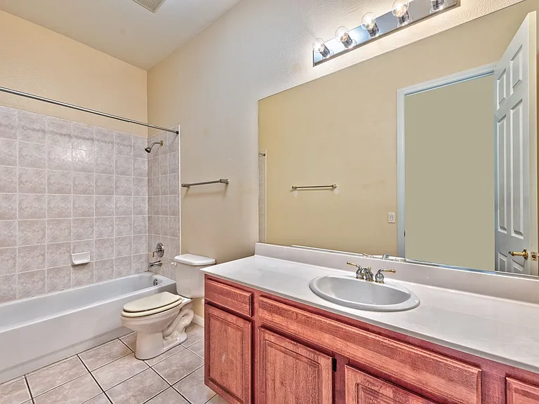 220 Lorryn Ln #2 — Photo 10