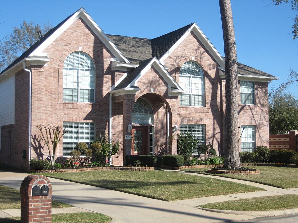1st image of 16102 Birchview Dr