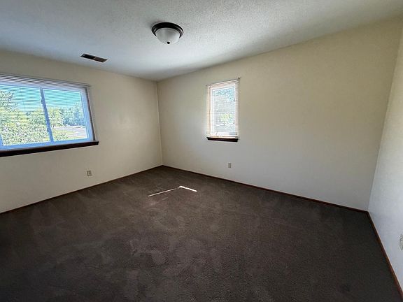 5th image of 4819 Azelia Ave N #8