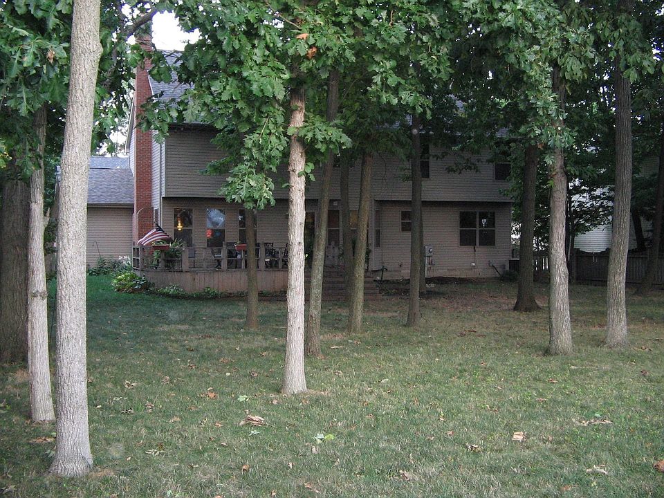 1st image of 2720 Woods Cres