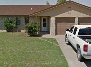 310 NE Skyline Cir, Lawton, OK 73507