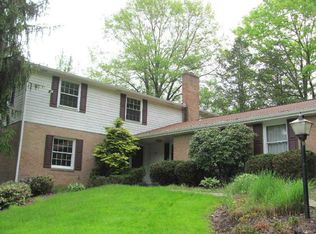 301 Crestridge Dr, Greensburg, PA 15601