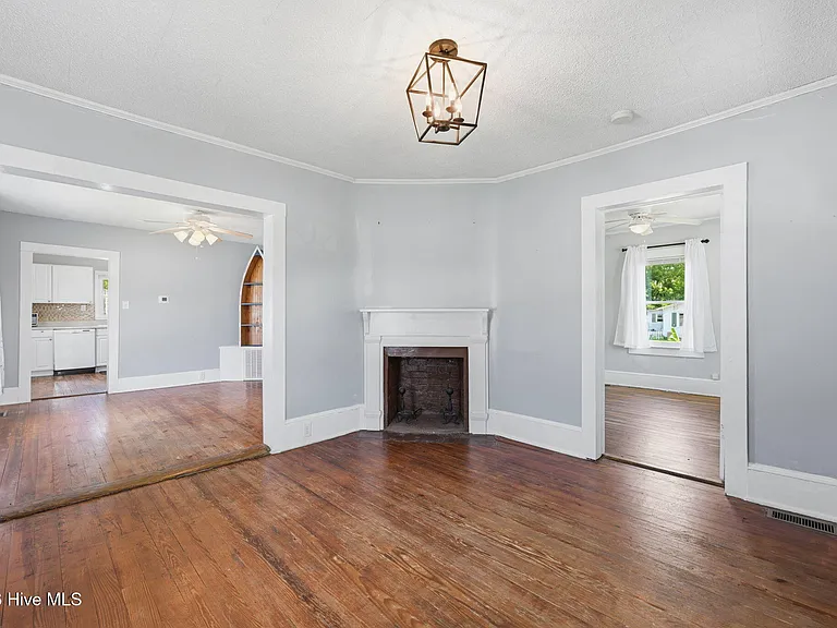 1304 Stallings Pkwy — Photo 5