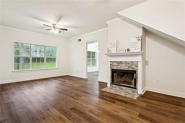 5 bed, 3.0 bath, 2243 sqft, $2,300 — Photo 4