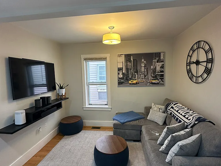 70 Wordsworth St #1 — Photo 5