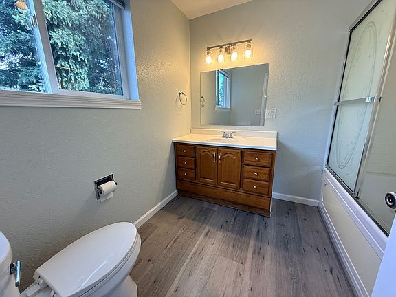 5th image of 151 NE 157th Ave