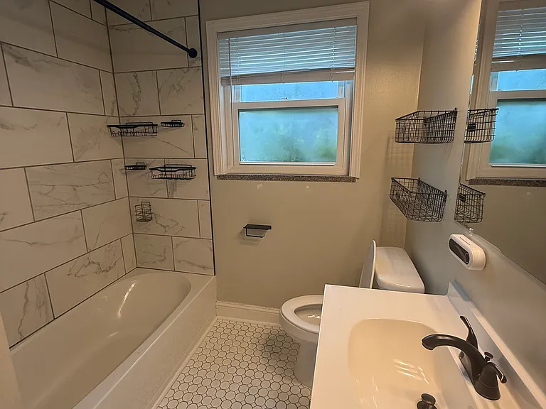 2213 Oakdale Ave — Photo 6