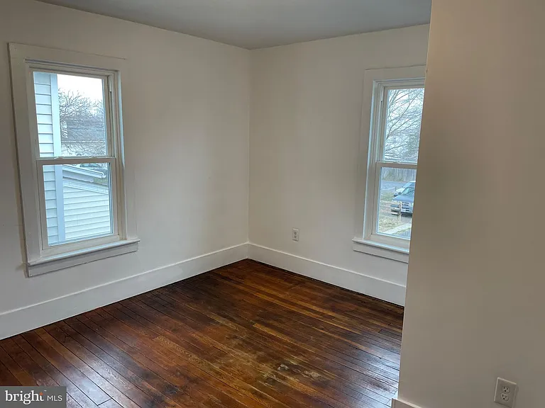 318 Highland Ave — Photo 11