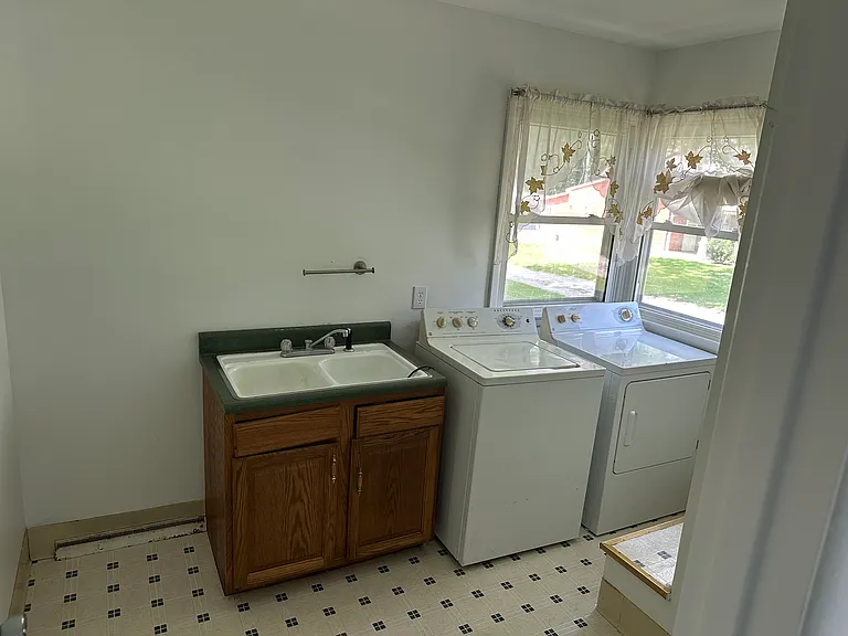 5736 Madison Ave — Photo 12