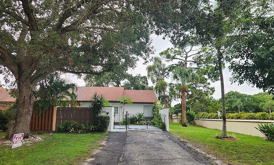 1st image of 5690 Biscayne Dr