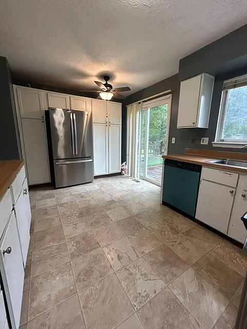 4 bed, 1900 sqft, $2,500 — Photo 4