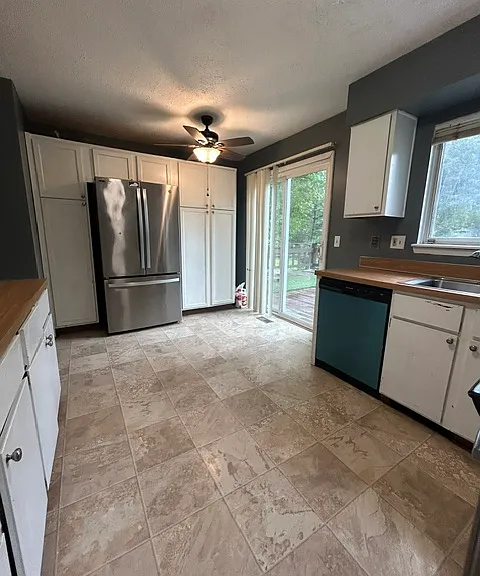 3170 E Lake Lansing Rd — Photo 4