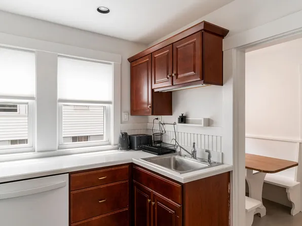 19 Holden Rd #1, Belmont, MA 02478