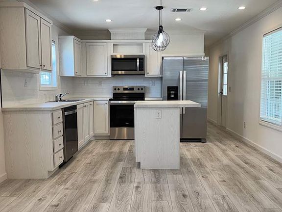 2nd image of 605 Plumgrove Rd #C108