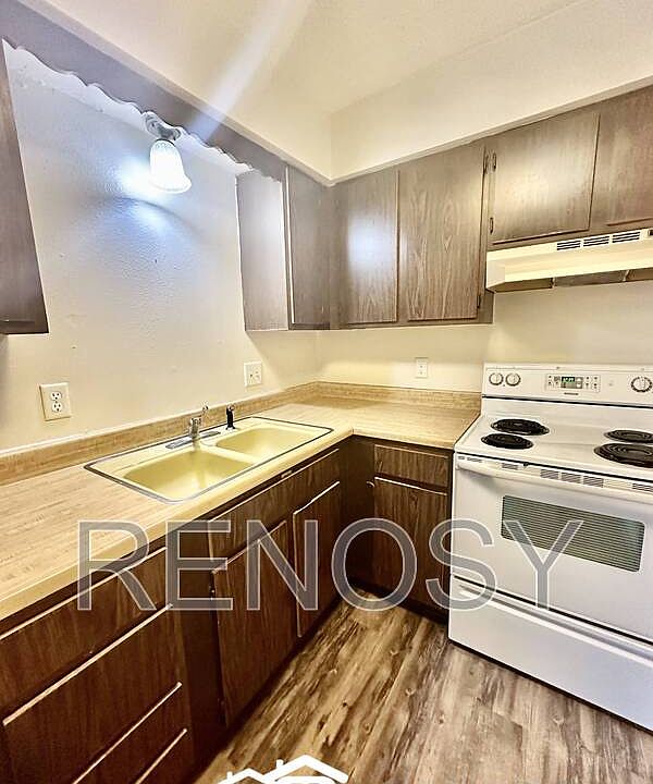 1st image of 206 N Madison St #3