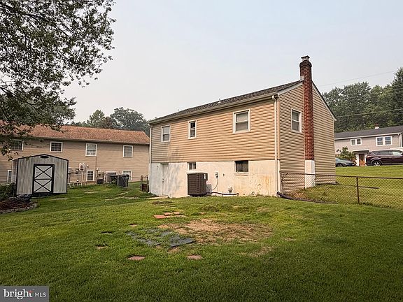 3rd image of 13435 Greenacre Dr
