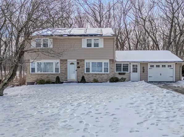 49 Woodcrest Drive, Naugatuck, CT 06770