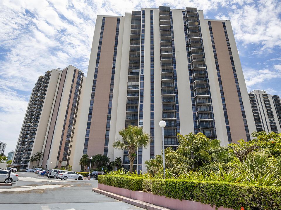 1st image of 20301 W Country Club Dr APT 2622