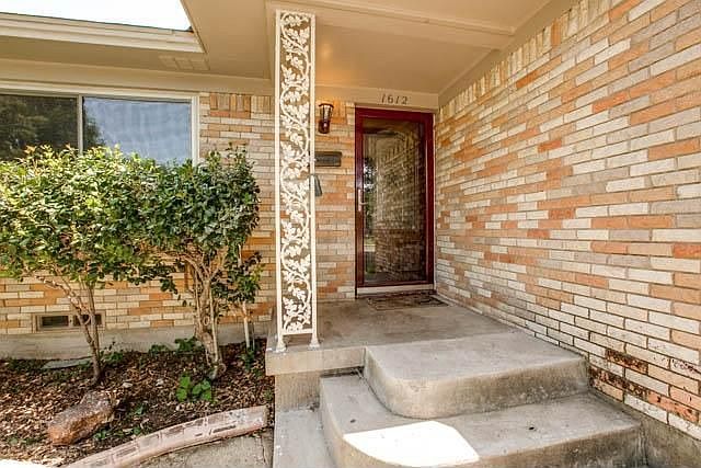 1612 Western Park Dr, Dallas, TX 75211 | Zillow