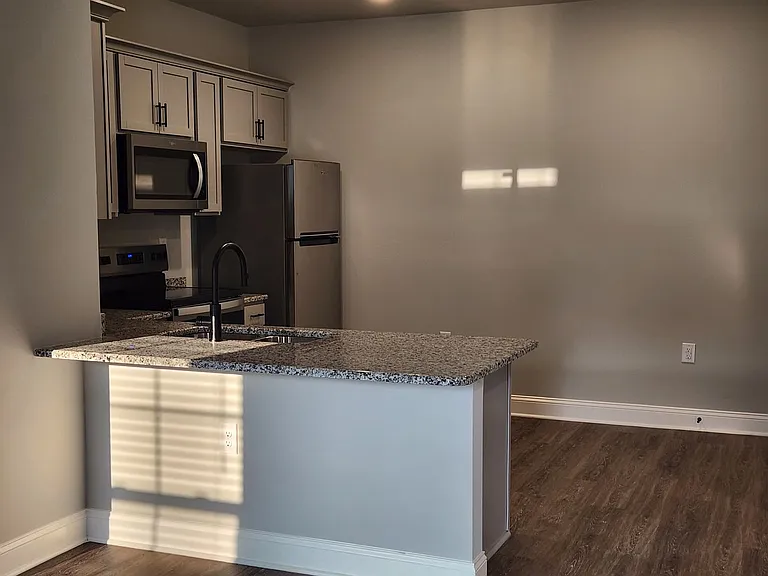 201 Palmer Ct — Photo 12