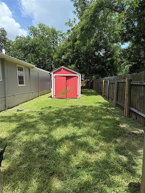 4 bed, 2.0 bath, 1334 sqft, $1,650 — Photo 2