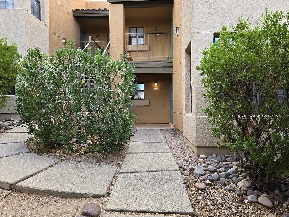 6651 N Campbell Ave #1