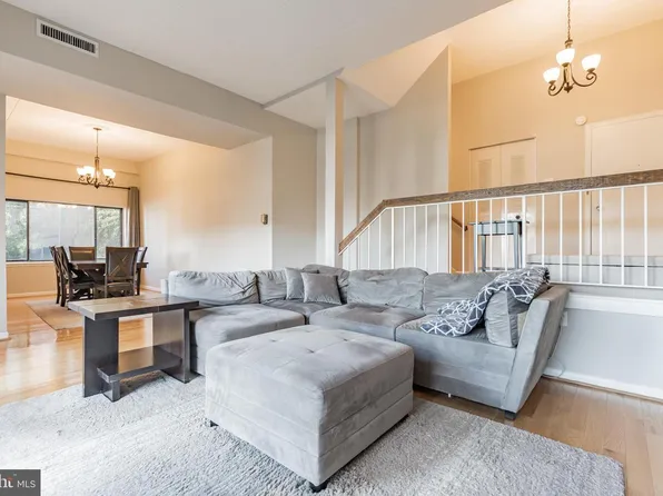 130 Roberts Ln APT 101, Alexandria, VA 22314