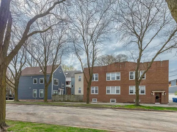 2239 W Cornelia Ave, Chicago, IL 60618