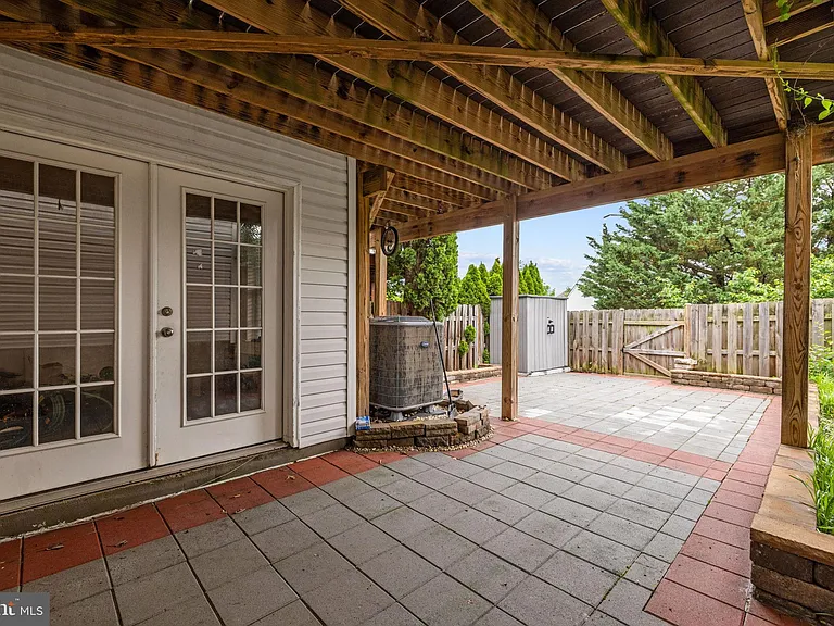 645 McLeary Sq SE — Photo 24