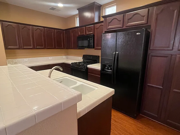 5004 Ocean Ln — Photo 10