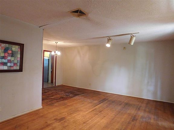 2nd image of 4431 Brookfield Dr