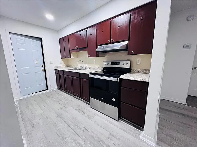468 Oregon Ave — Photo 5