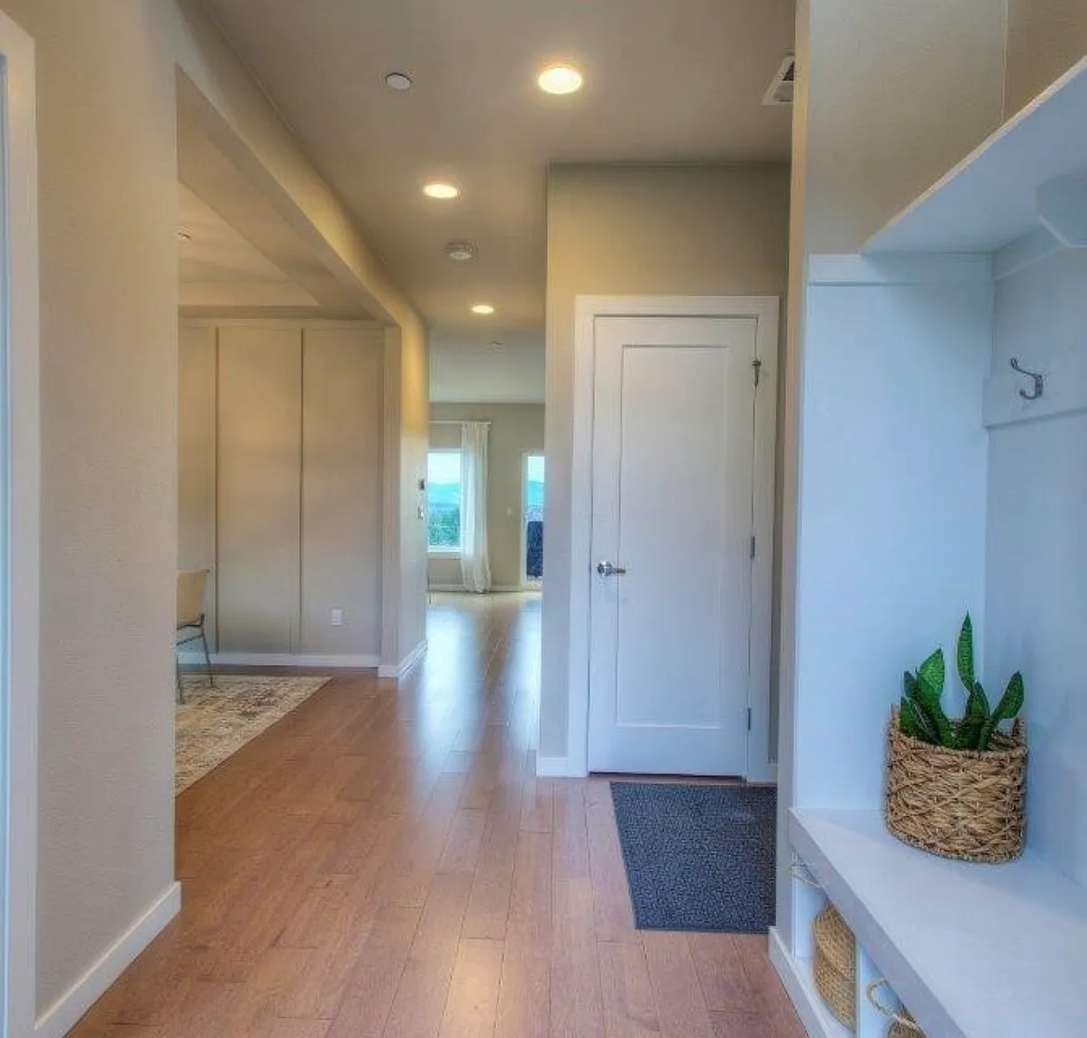 4 bed, 3462 sqft, $4,600 — Photo 4