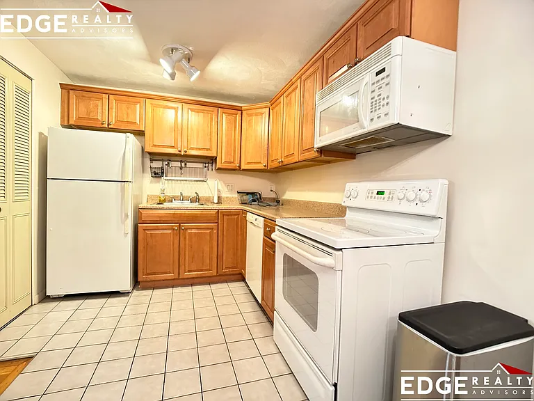 39 Englewood Ave #21 — Photo 3