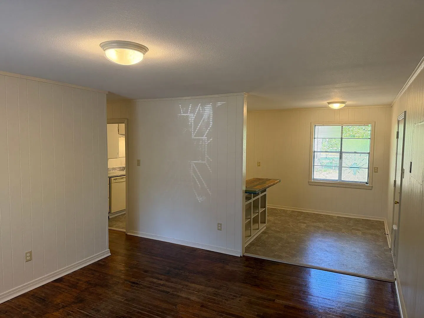 Charming 3 Bed 1 Bath Home — Photo 2