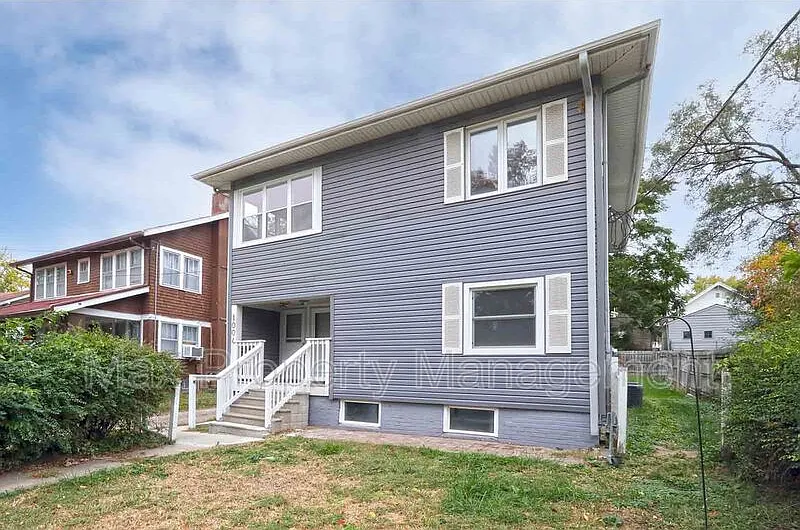 1004 Arthur Ave #2