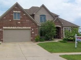 919 Spruce St, Sugar Grove, IL 60554