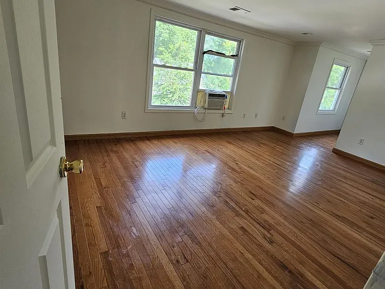 895 Madison Ave — Photo 13